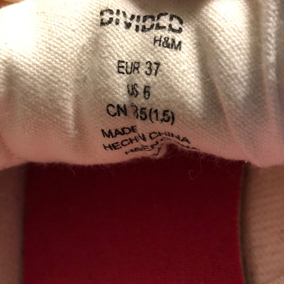 Sneakers - Picture 5 of 5